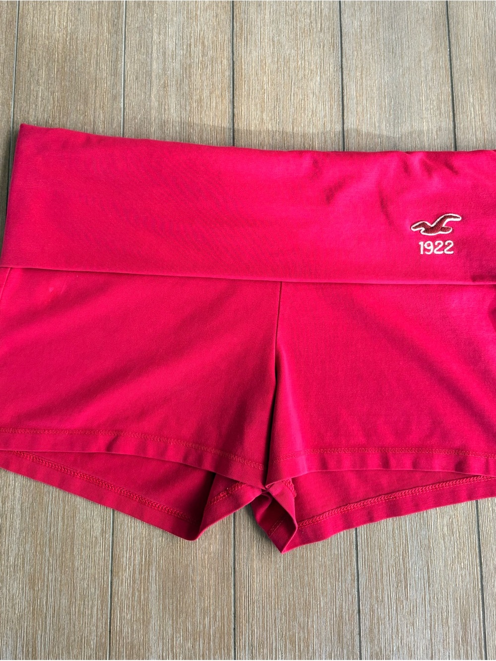 ✨Hollister Bright Pink Fold-Over Waist Shorts✨
